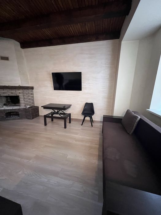 Оренда гарноі великогабаритноі квартири в центрі