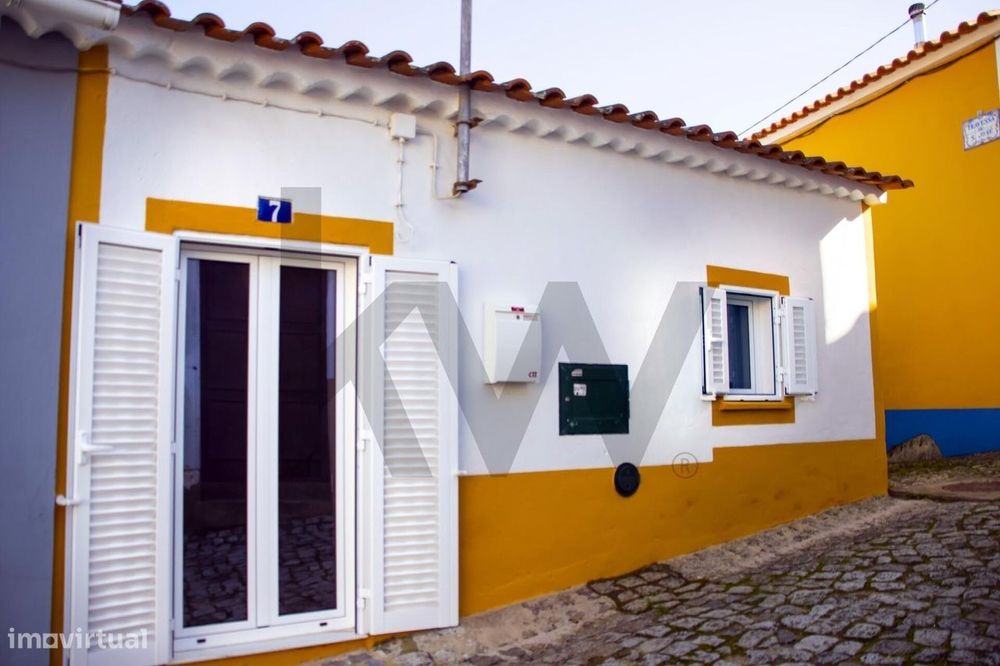 Moradia T2+1 Renovada No Coração De Monchique | Rua De São José