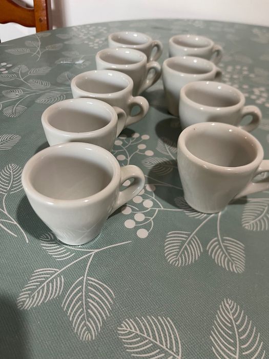 Taças de café novos antigos