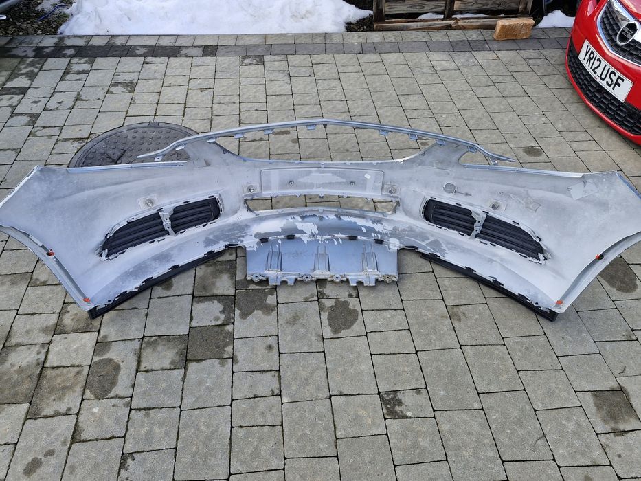 Бампер передній Opel Insignia A дорестайл