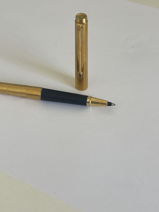 Caneta esferografica fina Parker