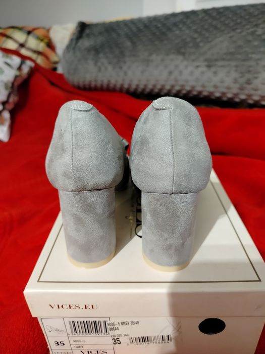 Buty na obcasie 35 używane