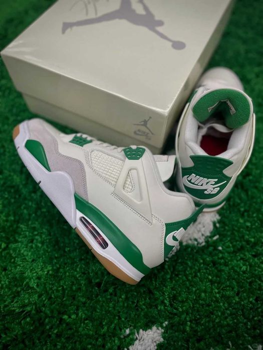 Jordan_4_Retro_R.42,5