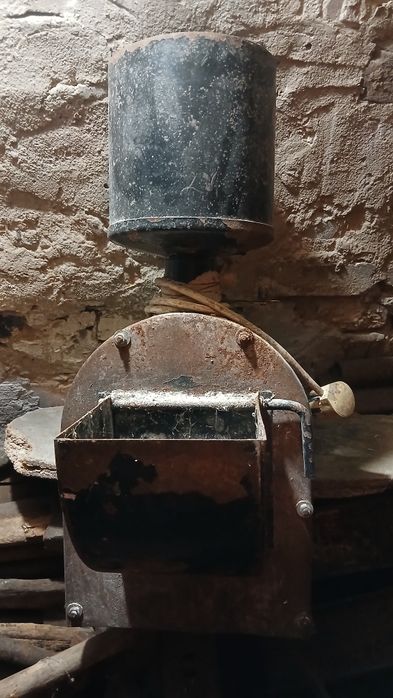 Продам зернодробилку