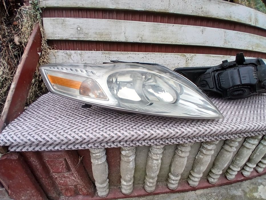 Ford mondeo mk4. Lampa przod prawa.