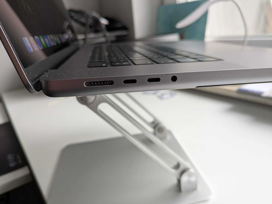 MacBook Pro 16” (2021) M1 Max| 32GB | 1TB SSD |GPU 24-core |Space Gray