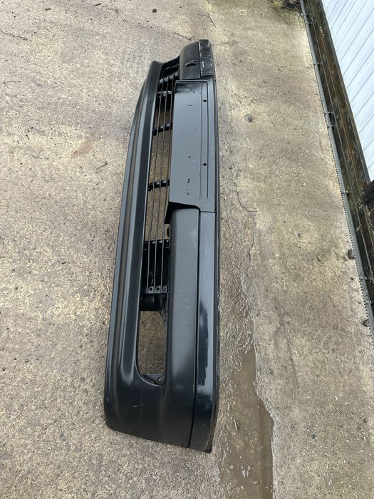 Передній Бампер BMW e 38