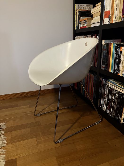 Cadeira, design italiano, “Gliss” da marca Pedrali