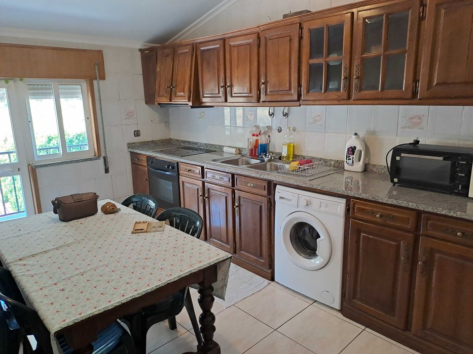 Quarto individual mobilado - em T4 Mirandela