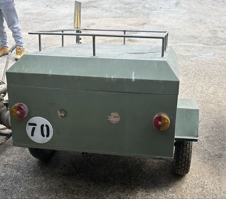 Reboque de carga + motor de rega