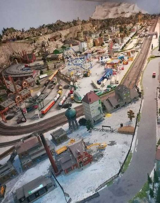 Maqueta comboio 80m2