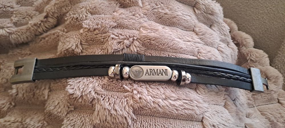 Pulseiras de homem em couro e aço