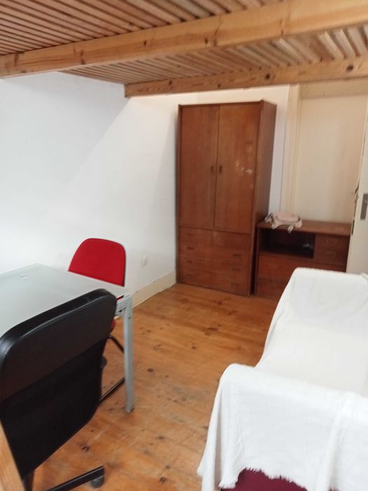 Quarto com varanda na Graça