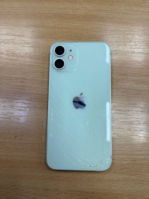 Продам айфон 12 mini