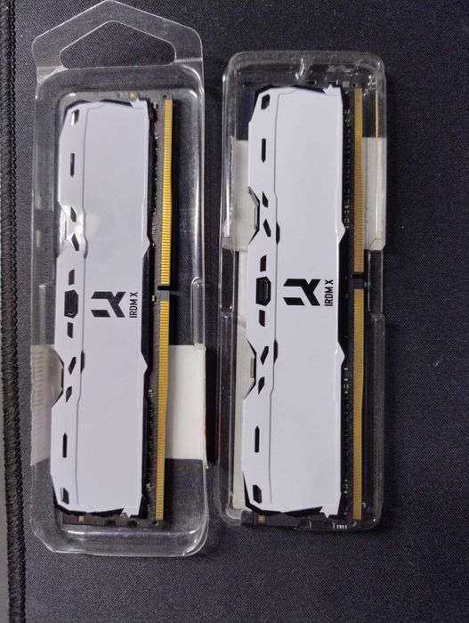 Pamięć Goodram IRDM X 3000 MHz 16 GB DDR4 (2x8GB)