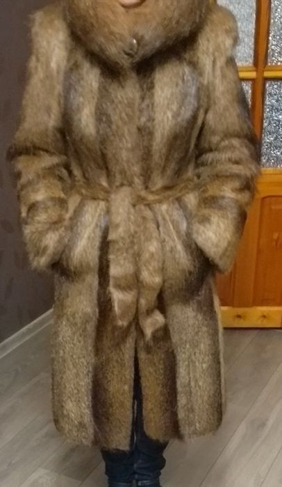 Продам шубу из нутрии