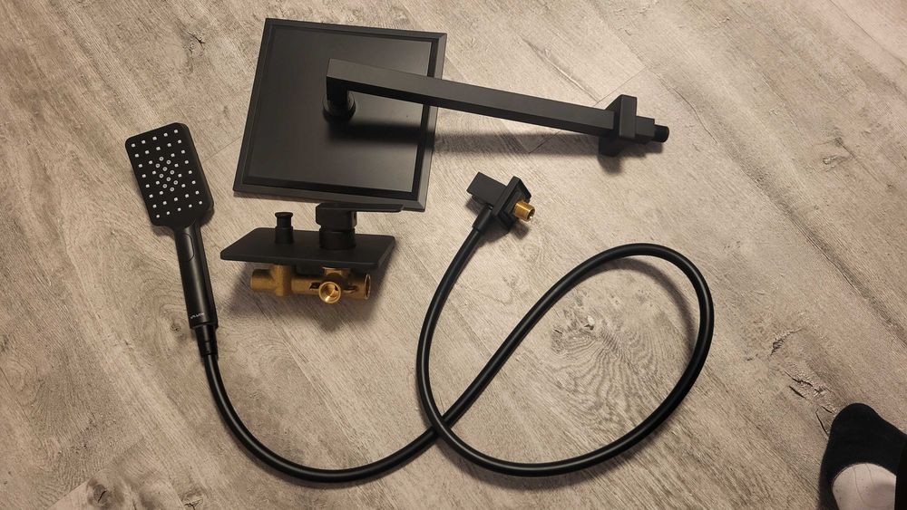System podtynkowy Valvex Remo Black prysznic deszczownica
