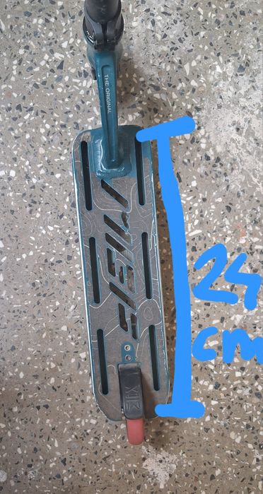 Hulajnoga MGP czarno-szara   deck 43cm