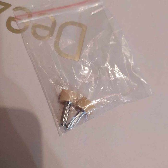 Szpilki damskie r. 40 DeeZee