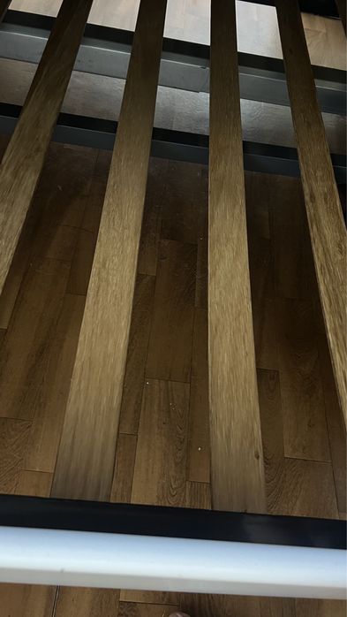 Cama Branca em ferro + Estrado Metálico