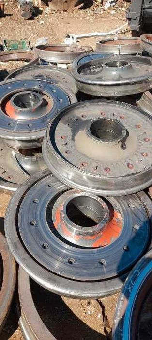 koła kolejowe do wału pryzmowego, kiszonki, sianokiszonki , dużo