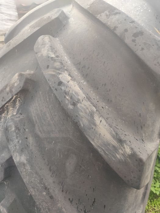 Opona 800/65R32 Michelin
