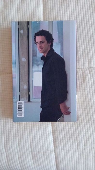 Livro Cemitério de Pianos de José Luís Peixoto