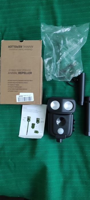 Відлякував тварин садовий,сонячна панель.
