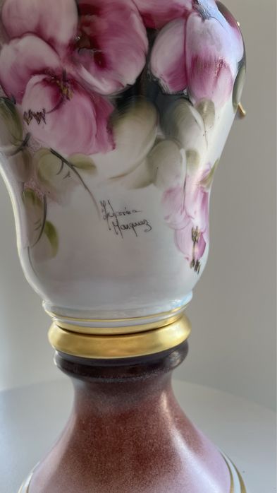 Anfora de porcelana pintada à mão
