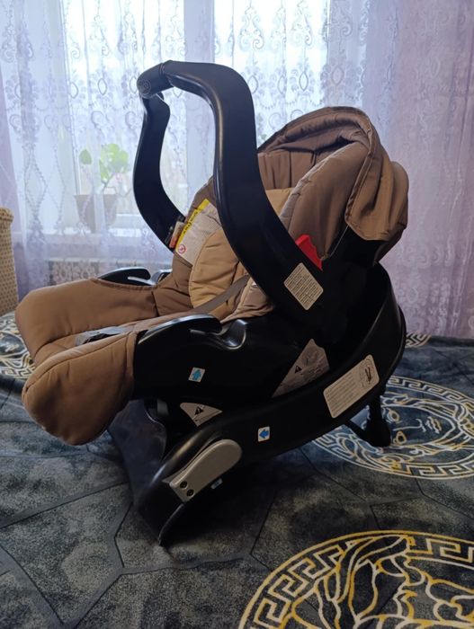 Продається дитяче автокрісло з 0 до 1 року