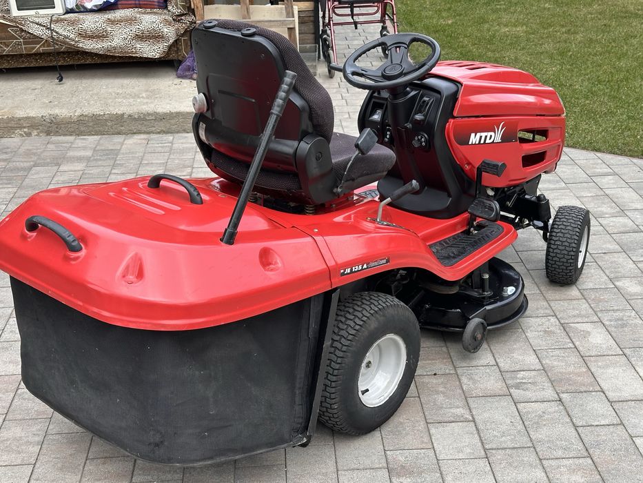 Трактор газонокосарка MTD JE 135 A