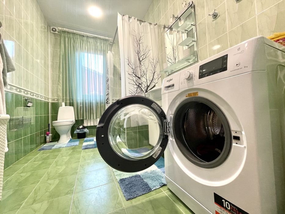 Будинок-герой, бо ж єдиний в своєму роді! 6 кімн. + гостьовий + гараж!