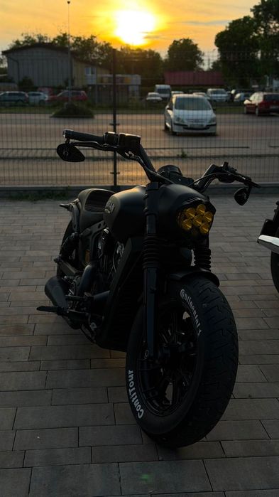 Wynajem INDIAN Scout BOBBER Custom