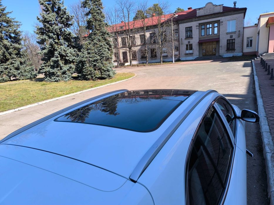 Сучасний електромобіль у передтоповій комплектації Geely Galaxy E5