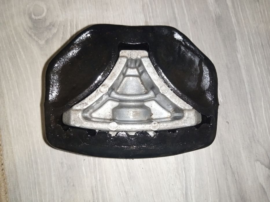 Подушка двигуна камаз