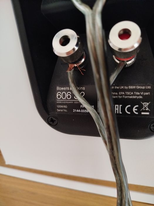 Kolumny Bowers&Wilkins