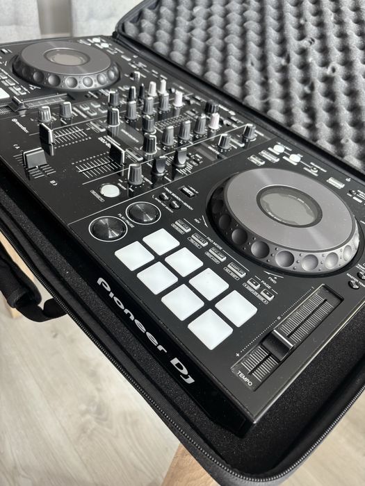 Konsola DDJ 800 + Case