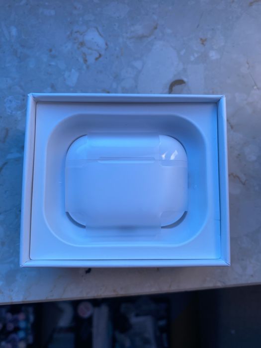AirPods Pro 3.