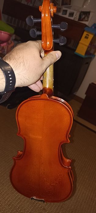 Used 1/4 violin64564274620291121