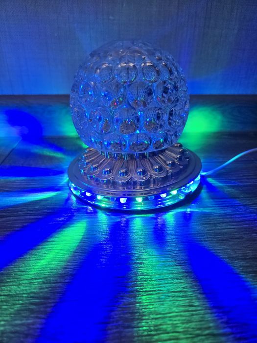 Светодиодный светильник/лампа