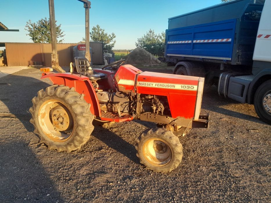 Ciągnik  Mf 1030