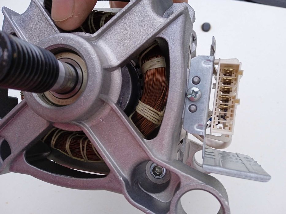 Silnik do pralki Indesit Welling YXT220-2D(L), stan bdb