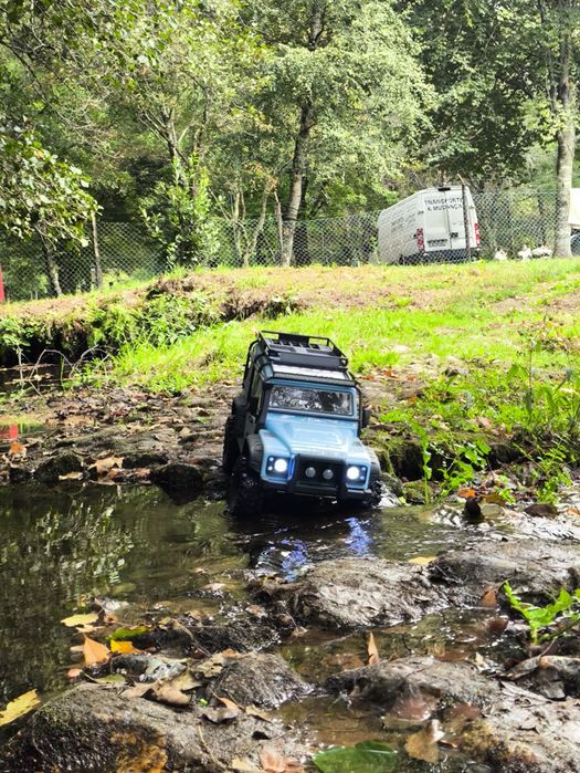 RC Land Rover Defender crawler 1/8 grande