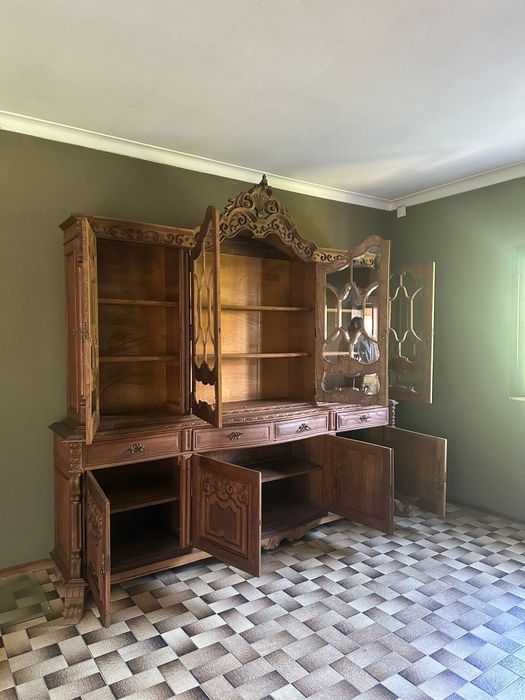 Móvel antigo de sala