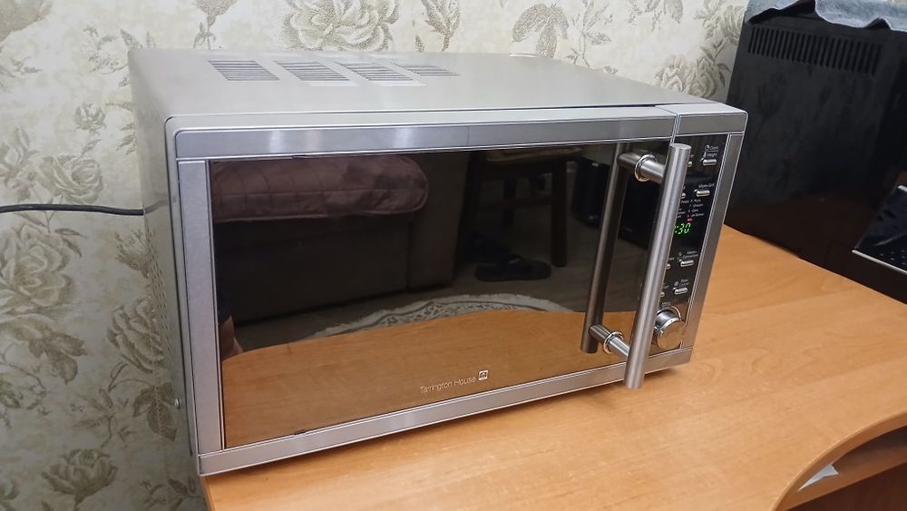Микроволновая печь Privileg   AC925EBL    б/у Германии.