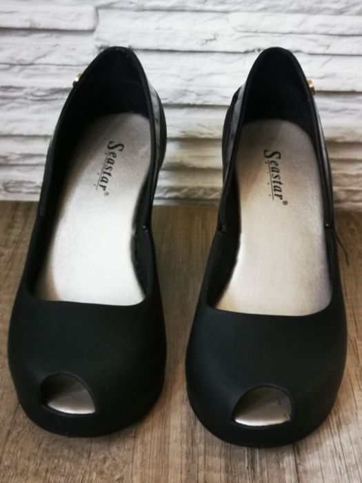 Eleganckie buty na koturnie 36