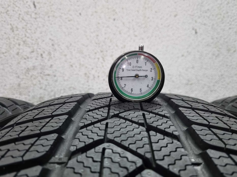 235/45/18 98V Pirelli Winter Sotto Zero 3 TO ELEC-T KOMPLET