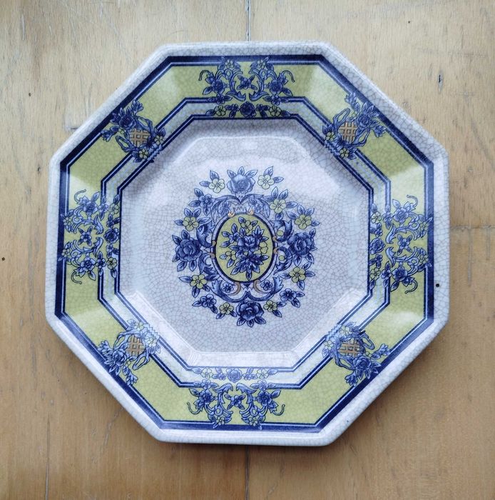 Antigos Prato Octogonal, efeito craquelê