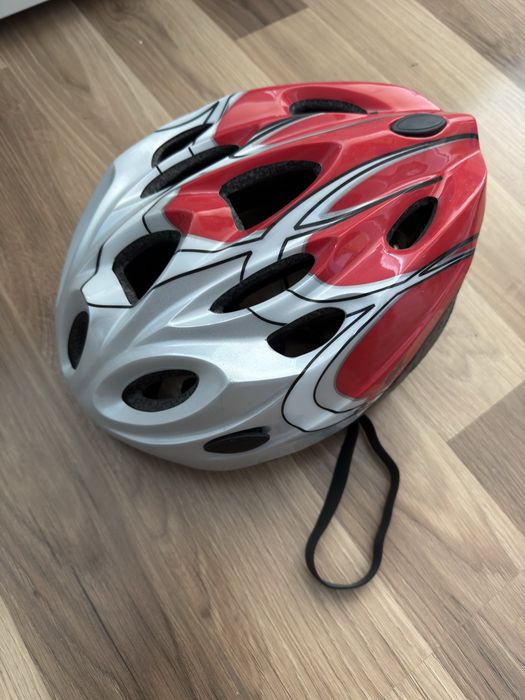 kask sportowy axer