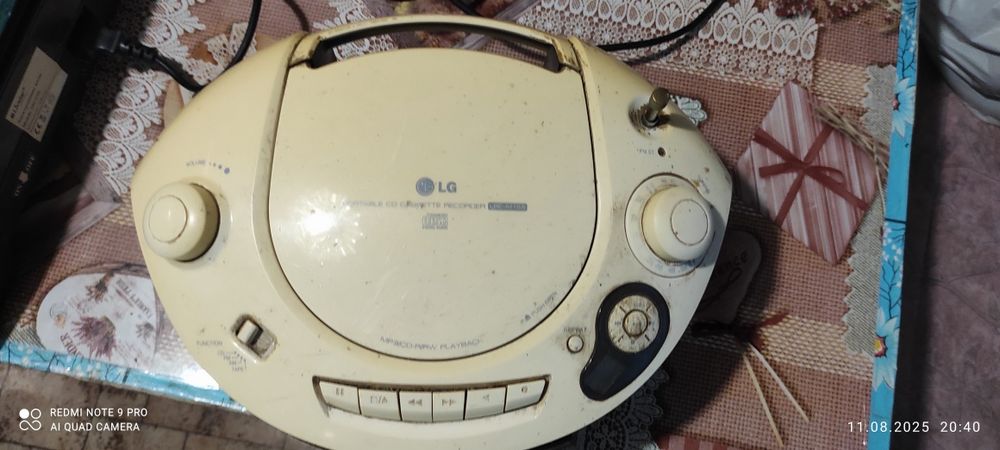 Бумбокс LG  рабочий полностью